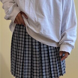 Black and White Plaid Pleated Skirt - Women's Classic Schoolgirl Style